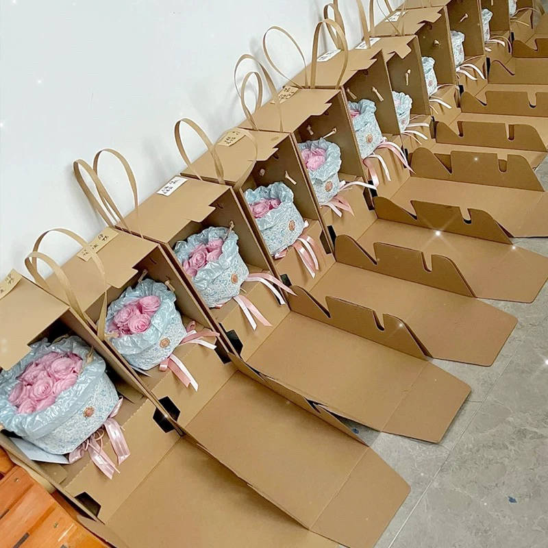 Uniform brune bølgepapp blomster gaveesker